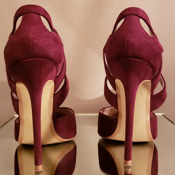 Womens Heels - Picture 3 of 4